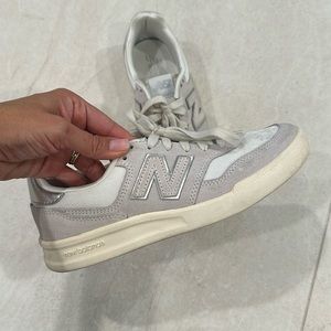 New Balance taupe & white sneaker